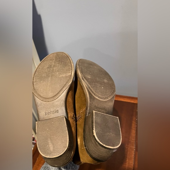 KENSIE GARRY COGNAC BROWN SUEDE ANKLE BOOTIES - Picture 5 of 5